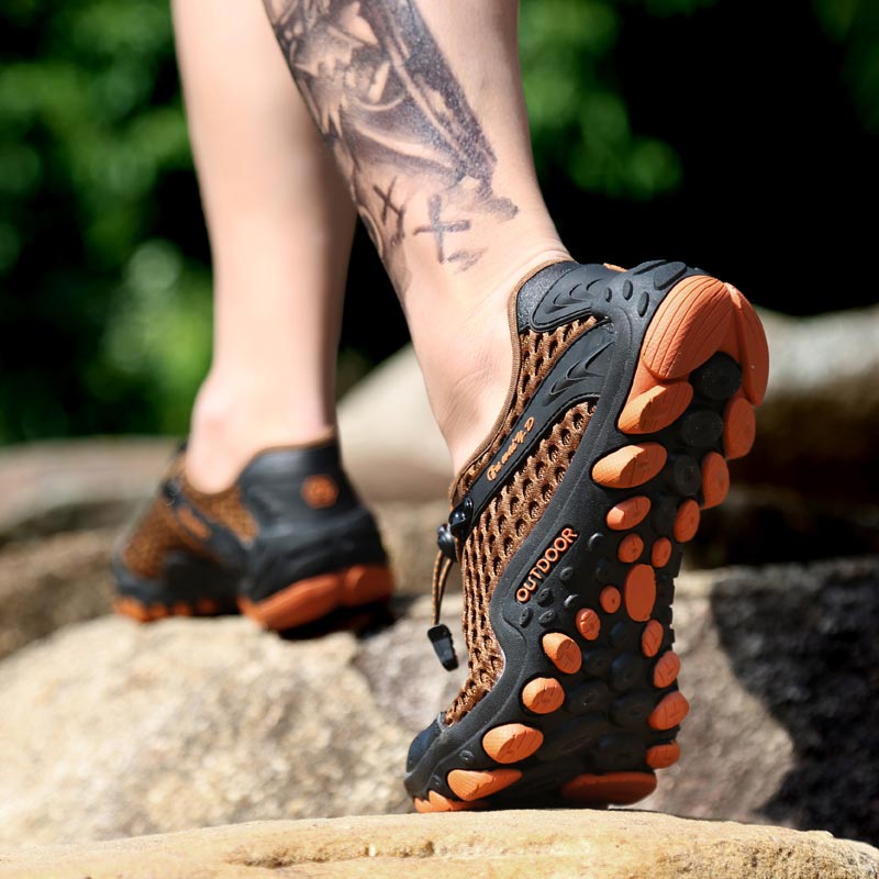 Chaussures de sport de montagn - High Tech Office Room avis et prix