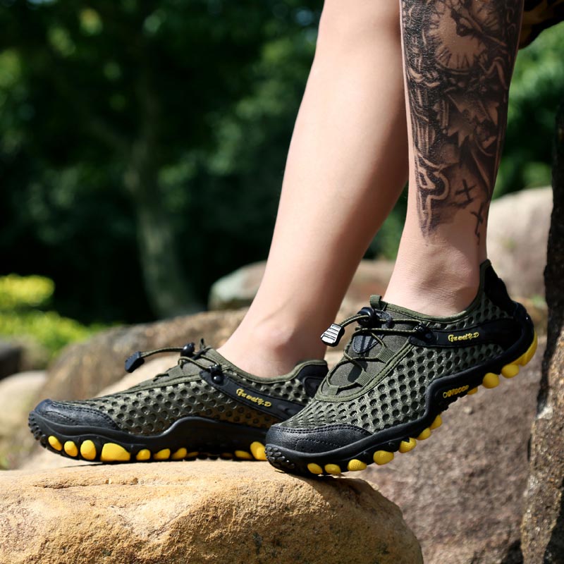 Chaussures de sport de montagn - High Tech Office Room avis et prix